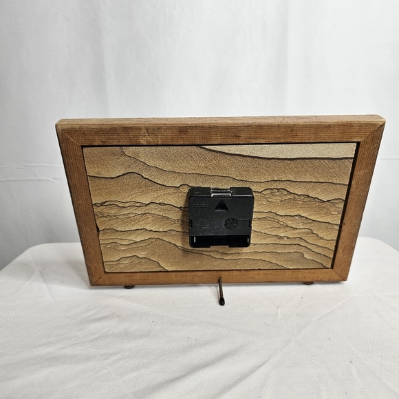 Vintage Desert Sandscapes Desk Stand Battery Operated Beautiful  Works - Picture 2 of 8